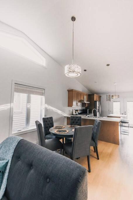 5 Beds On The Rapids - 5 Mins To The Falls Villa Niagara Falls Exterior photo
