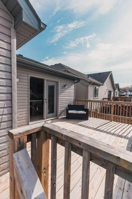 5 Beds On The Rapids - 5 Mins To The Falls Villa Niagara Falls Exterior photo
